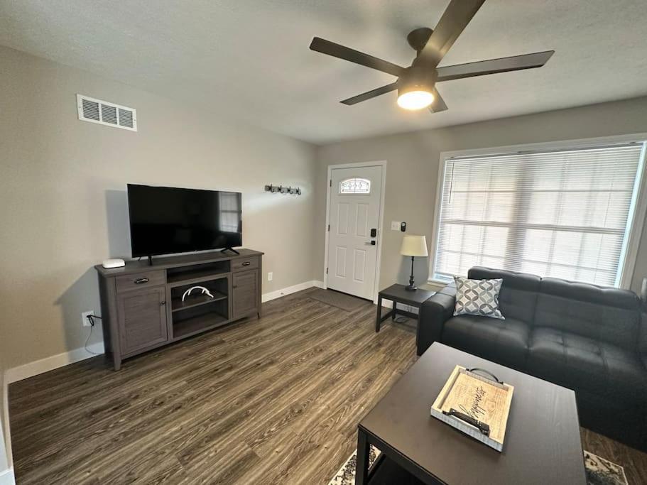 Suite 2 Butler Exterior photo